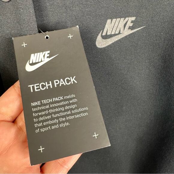 NEW Nike Tech Black Destroyer Jacket Full Zip Women's Small 835544-010 - Picture 4 of 12